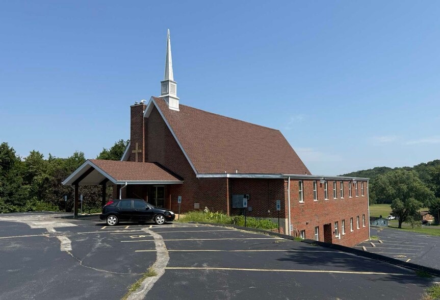 4869 Scotsdale Blvd, House Springs, MO for sale - Primary Photo - Image 1 of 5