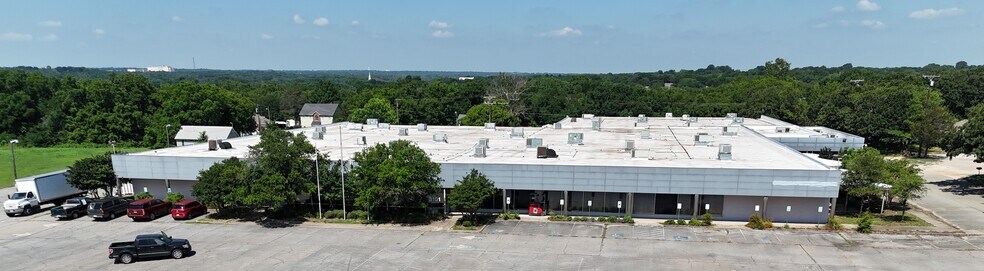 3101 Woodlawn Blvd, Denison, TX à louer - Photo du bâtiment - Image 1 de 10