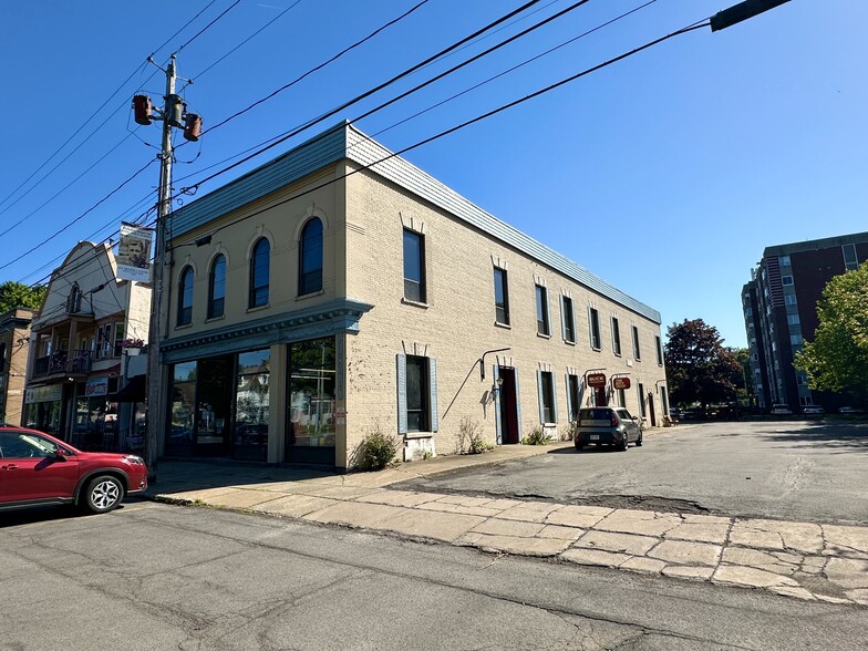 105 Main St, Whitesboro, NY à louer - Photo du bâtiment - Image 1 de 11