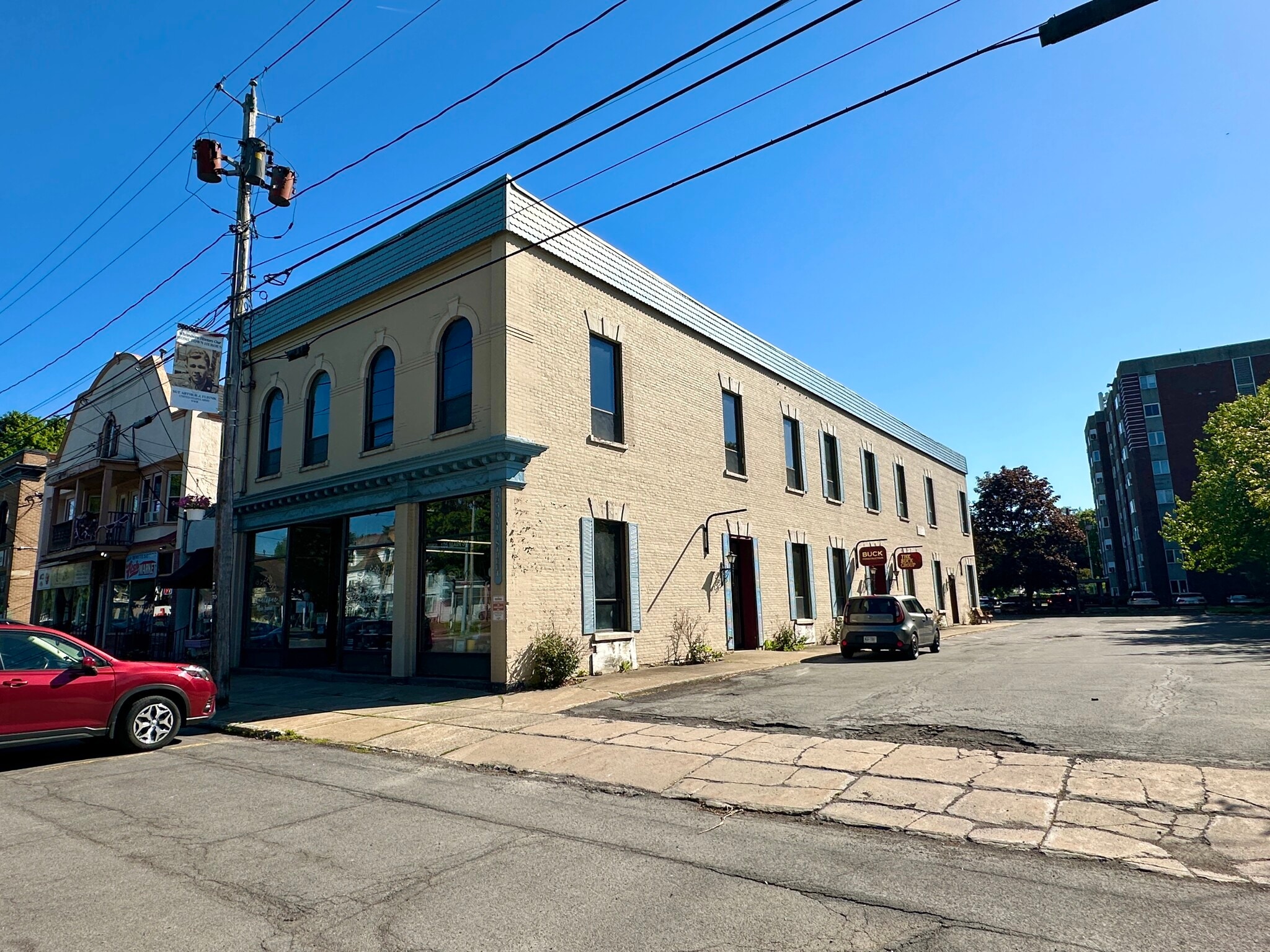 105 Main St, Whitesboro, NY à louer Photo du bâtiment- Image 1 de 12