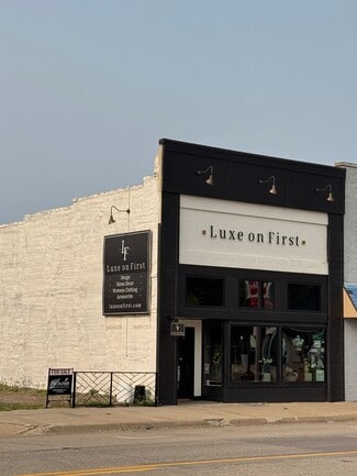 Plus de détails pour 109 1st Ave, Rock Rapids, IA - Commerce de détail à vendre