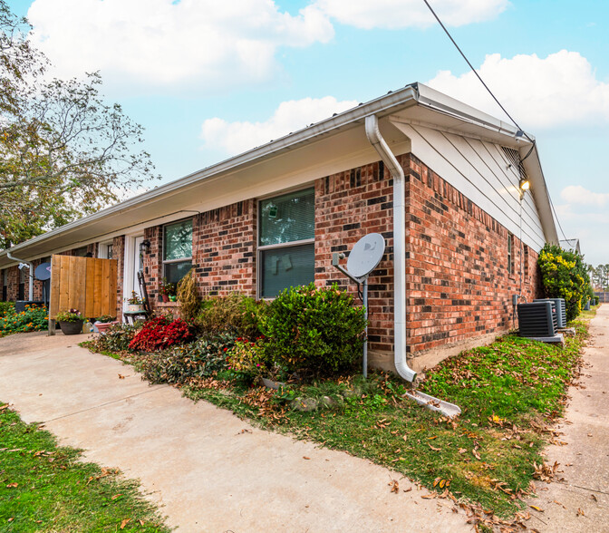 2183 E Cherry St, Paris, TX for sale - Primary Photo - Image 1 of 1