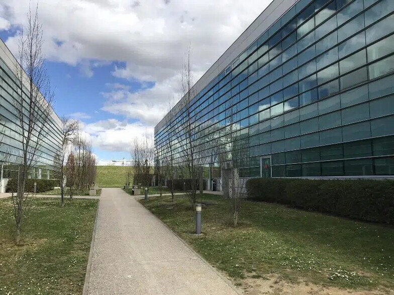 Bureau dans Labège à louer - Photo du bâtiment - Image 2 de 10