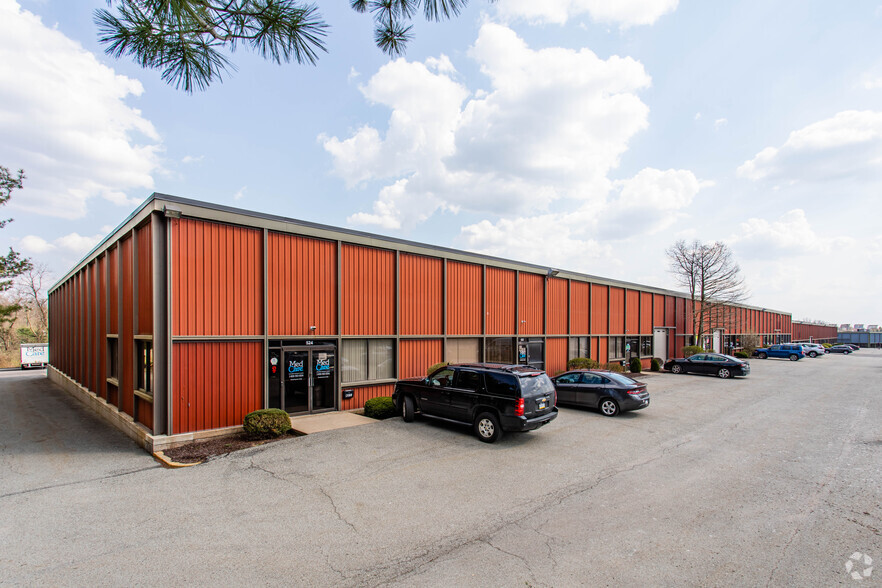 500 Parkway View Dr, Pittsburgh, PA for lease - Building Photo - Image 3 of 5