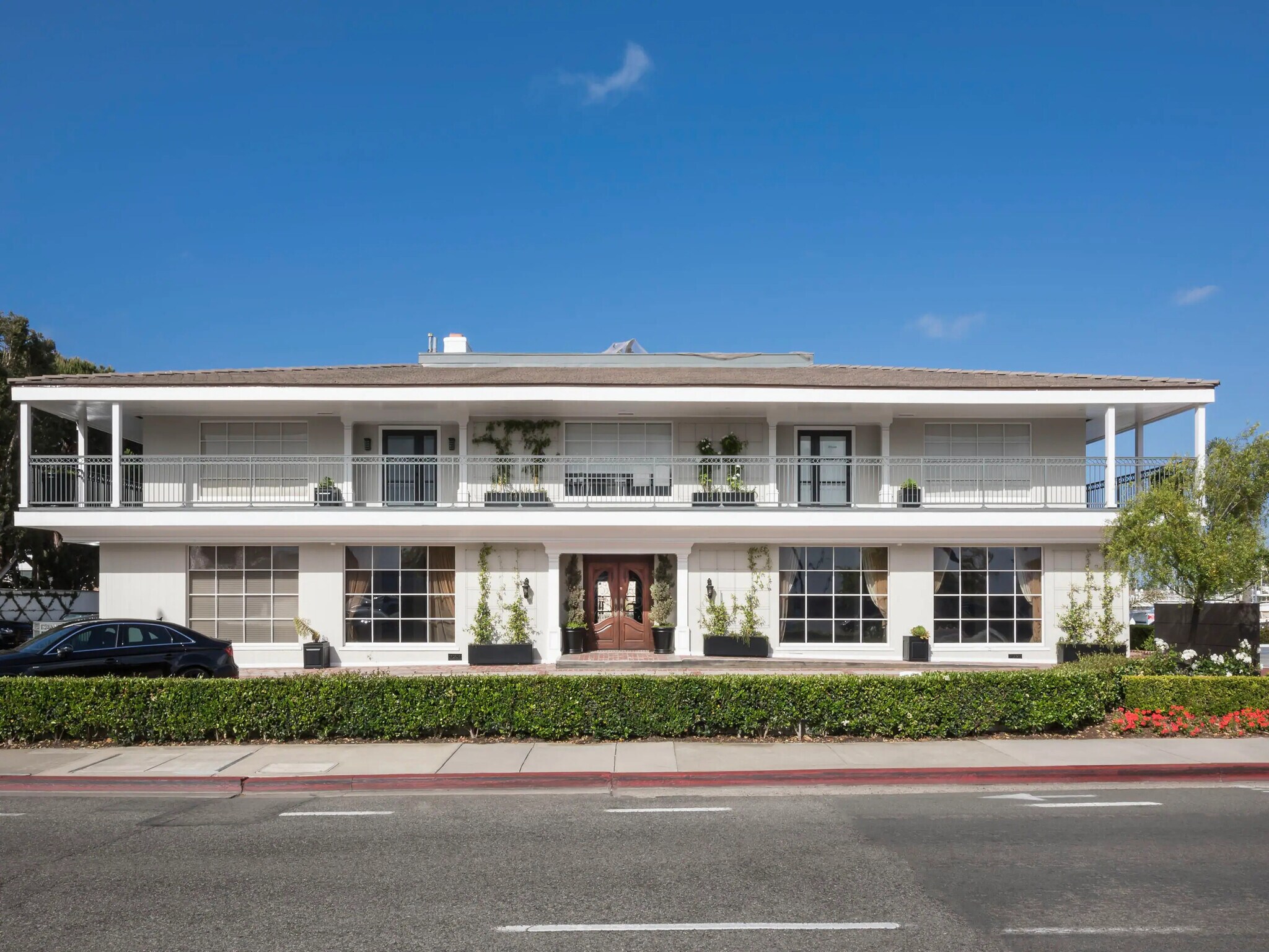 341 Bayside Dr, Newport Beach, CA à louer Photo du bâtiment- Image 1 de 2