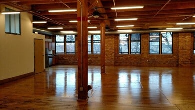 333 N Oakley Blvd, Chicago, IL for lease Interior Photo- Image 1 of 4
