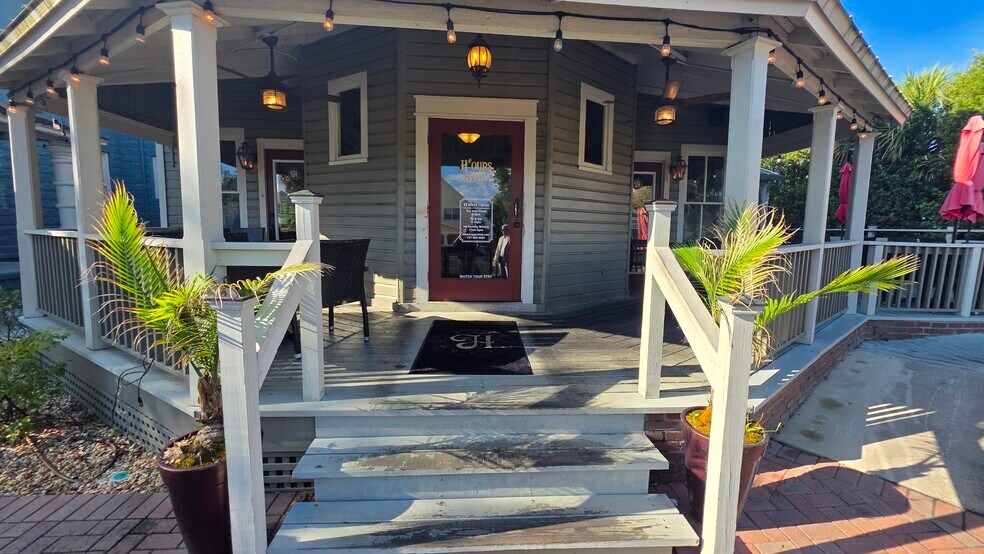 310 E Tarpon Ave, Tarpon Springs, FL à vendre - Photo du bâtiment - Image 2 de 38