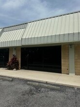 3734 131st Ave N, Clearwater, FL à louer Photo du bâtiment- Image 1 de 5