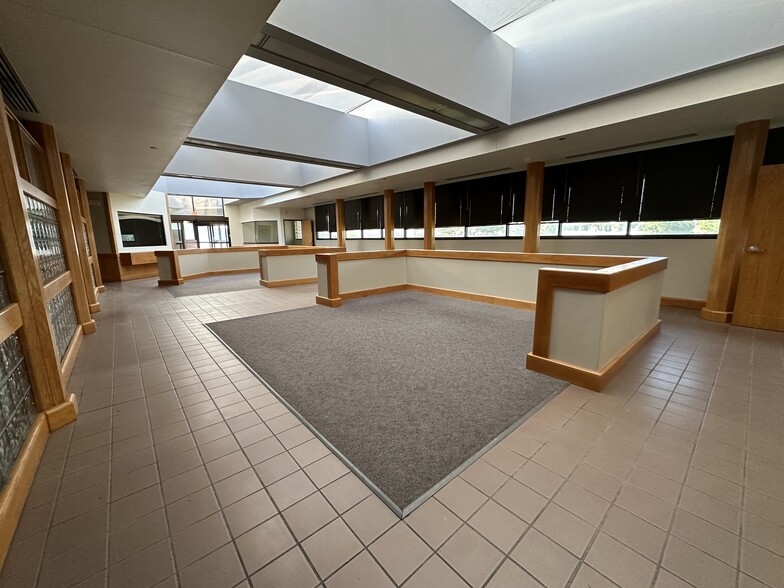 1001 S Douglas Blvd, Oklahoma City, OK for lease - Building Photo - Image 3 of 4