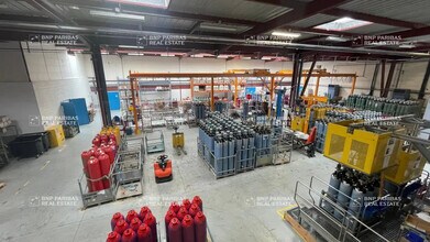 Flex dans Buc à louer Photo du bâtiment- Image 2 de 16