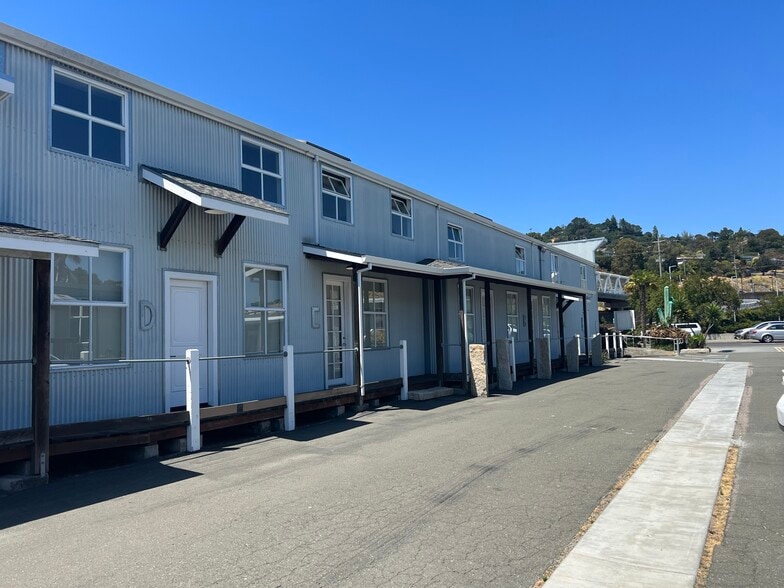 12-14 E Sir Francis Drake Blvd, Larkspur, CA à louer - Photo du bâtiment - Image 3 de 18