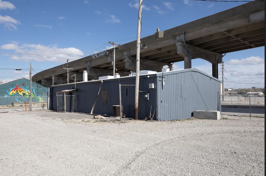 200 Central Ave, Kansas City, KS for lease - Building Photo - Image 2 of 2