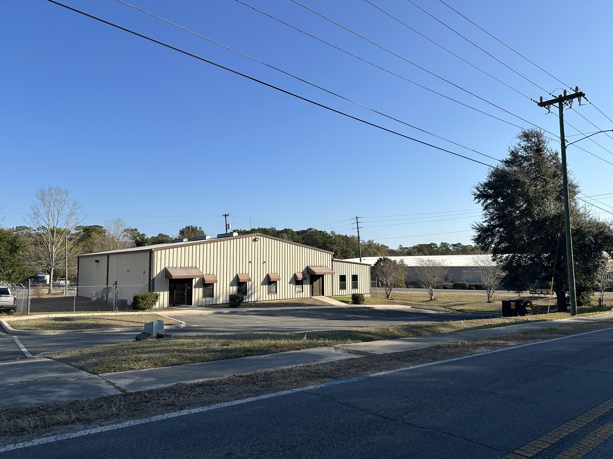 110 Crossway Rd, Tallahassee, FL for lease Primary Photo- Image 1 of 12