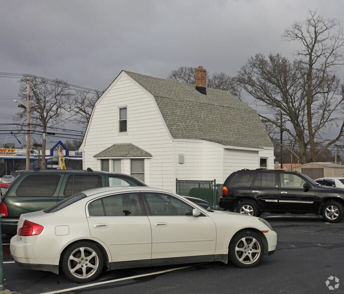 1790 Middle Country Rd, Centereach, NY à louer - Photo du bâtiment - Image 2 de 2