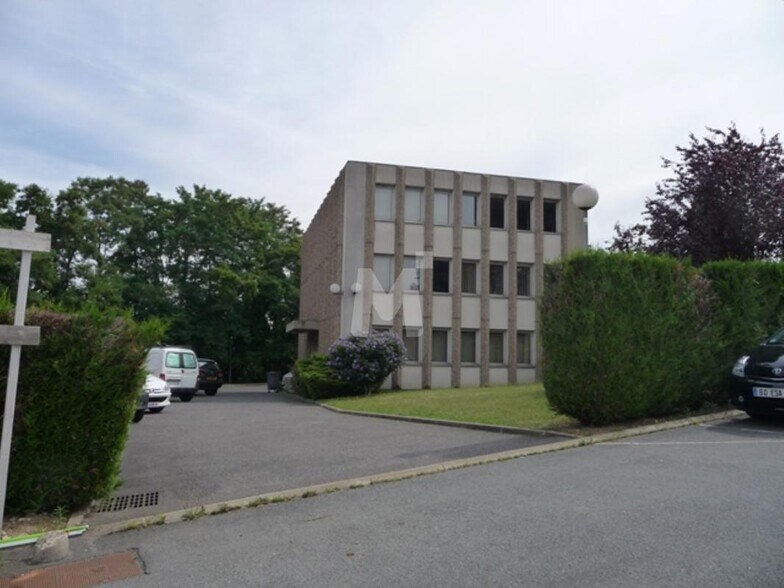 Bureau dans Igny à louer - Photo du bâtiment - Image 2 de 8