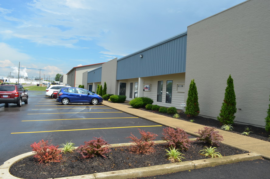 4729-4747 Devitt Dr, Cincinnati, OH for lease - Primary Photo - Image 1 of 2