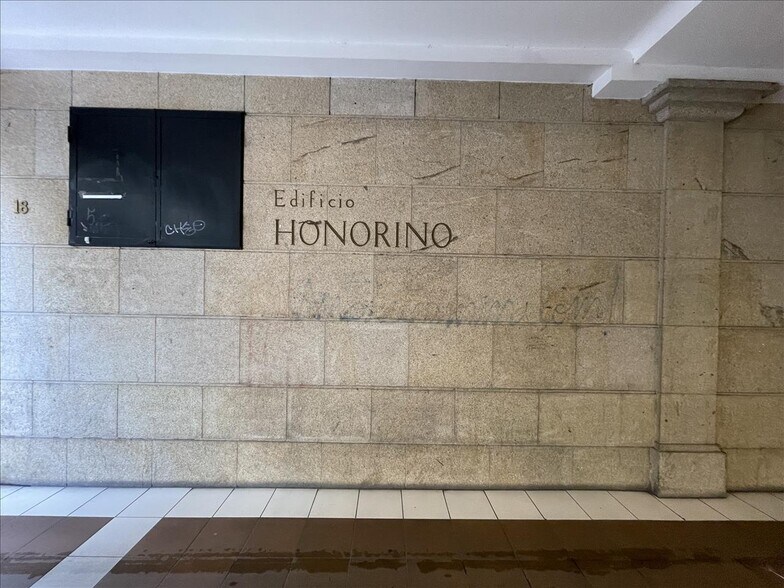 Rúa Do Xeneral Pardiñas, Santiago de Compostela, La Coruna à vendre - Photo du bâtiment - Image 3 de 6