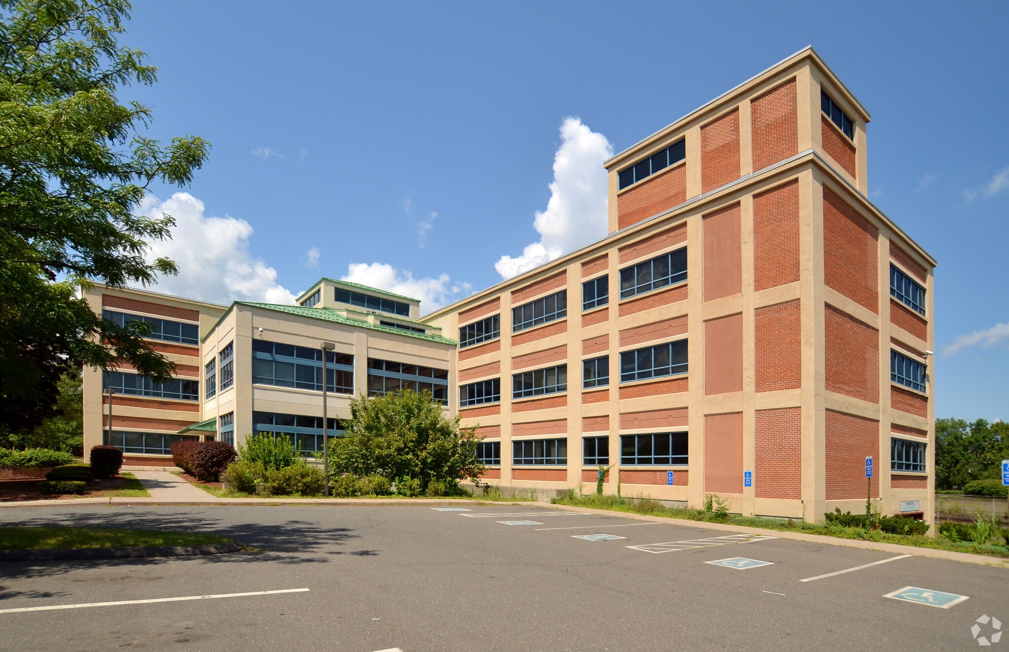 20-28 Sargeant St, Hartford, CT for sale Primary Photo- Image 1 of 12