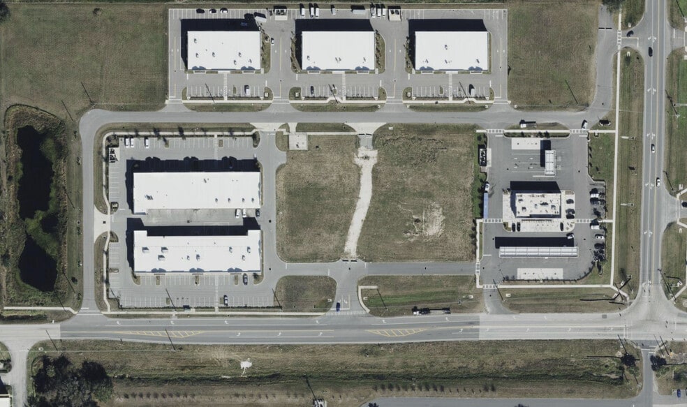 Drane Field Retail Pads portfolio of 2 properties for sale on LoopNet.ca - Building Photo - Image 2 of 3