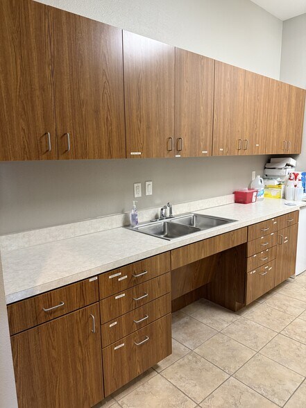 1716 Chadwick Ct, Hurst, TX à vendre - Photo intérieure - Image 3 de 19