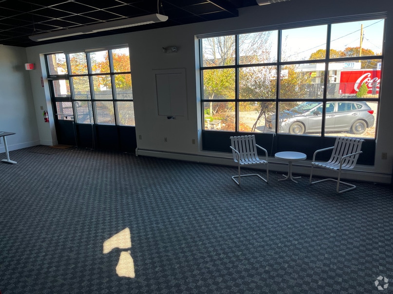 19 Arbor St, Portland, ME for lease Interior Photo- Image 1 of 4