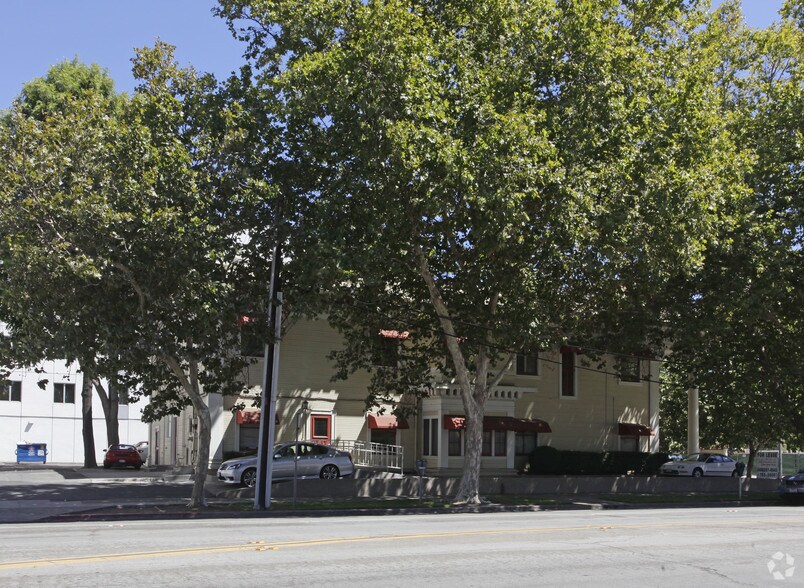 93 Devine St, San Jose, CA à louer - Photo du bâtiment - Image 3 de 22
