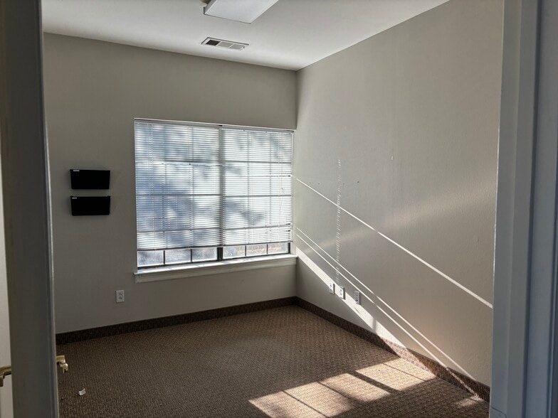 649 Alsbury Blvd, Burleson, TX à louer - Photo intérieure - Image 3 de 20