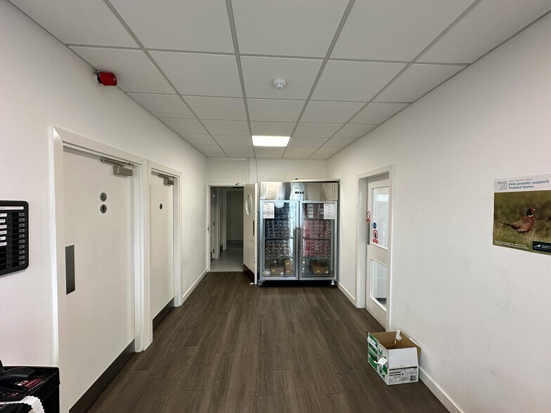 1 Melville Park, Newbridge à vendre - Photo du bâtiment - Image 3 de 11