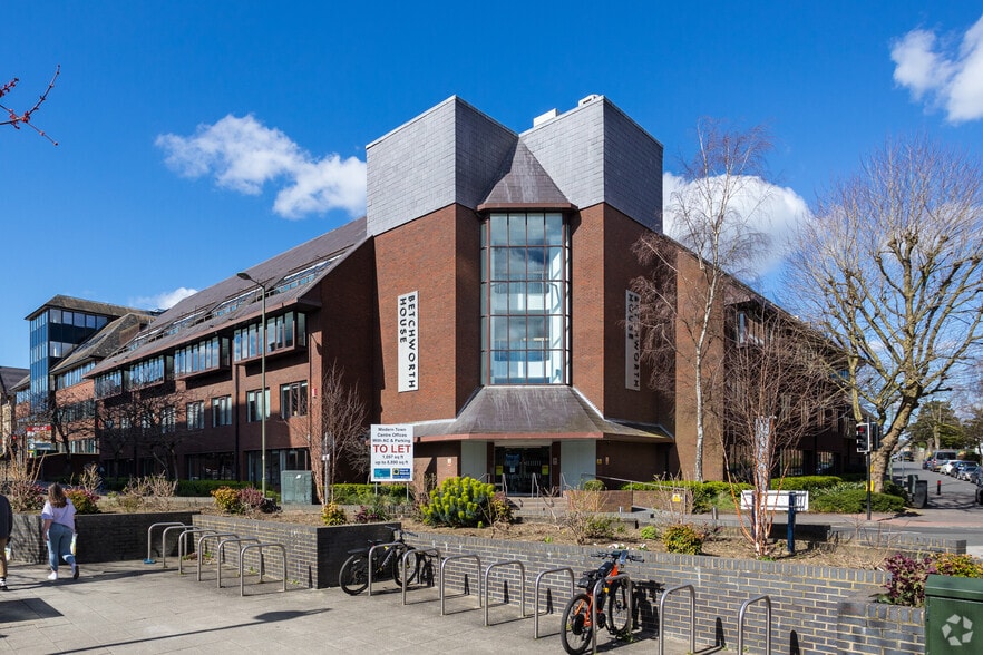 57-65 Station Road, Redhill for lease - Primary Photo - Image 1 of 8