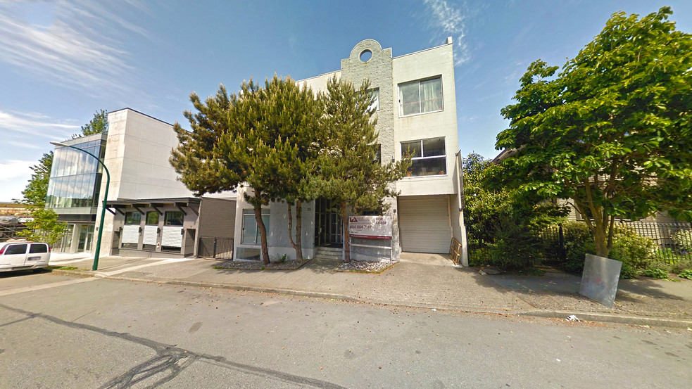 25 6th Ave E, Vancouver, BC for lease - Building Photo - Image 3 of 4