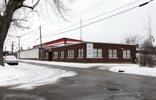 2318 13th St NE, Canton OH - Services immobiliers commerciaux