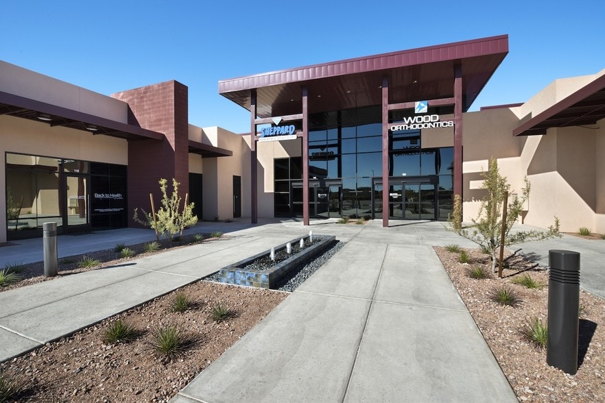 41930 N Venture Dr, Anthem, AZ for lease - Primary Photo - Image 1 of 4