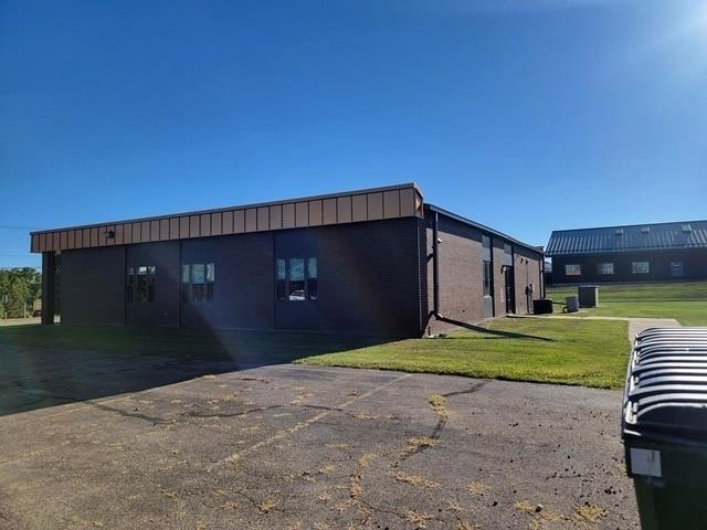 700 E Division St, Neillsville, WI à vendre - Photo du bâtiment - Image 2 de 13