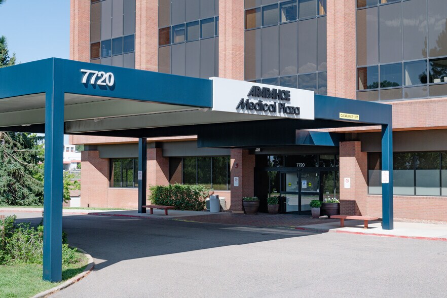 7720 S Broadway, Littleton, CO à louer - Photo du bâtiment - Image 2 de 8