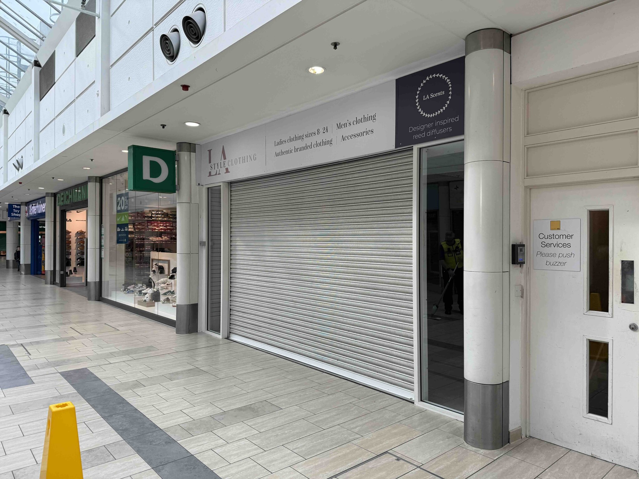 County Sq, Ashford à louer Photo du bâtiment- Image 1 de 1