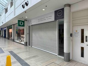 County Sq, Ashford à louer Photo du bâtiment- Image 1 de 1