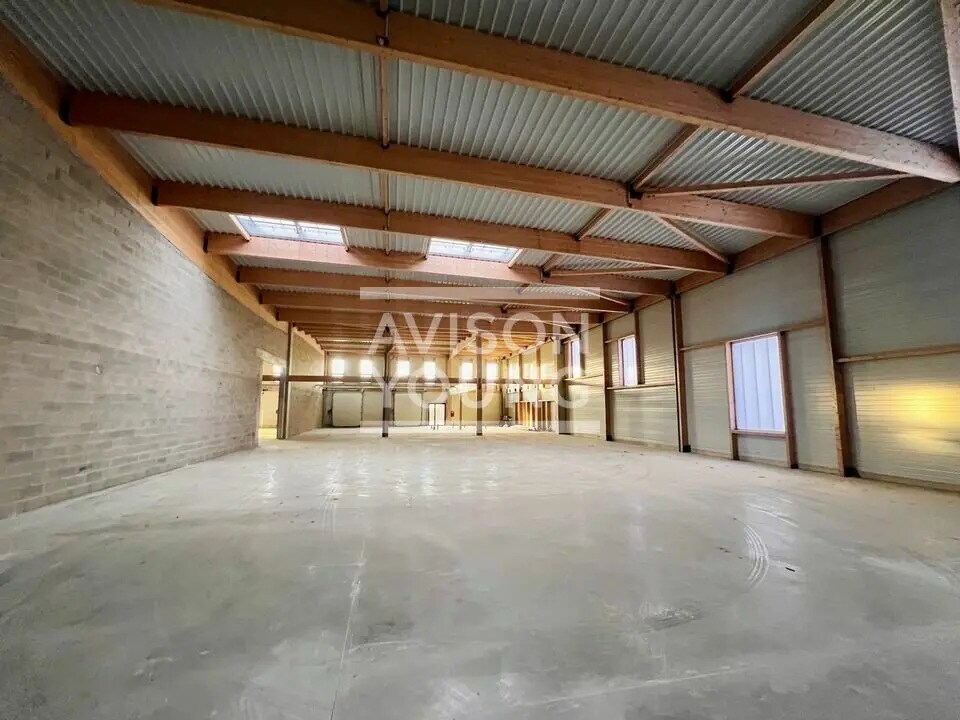 Flex in Puiseux-en-France for lease Interior Photo- Image 1 of 5