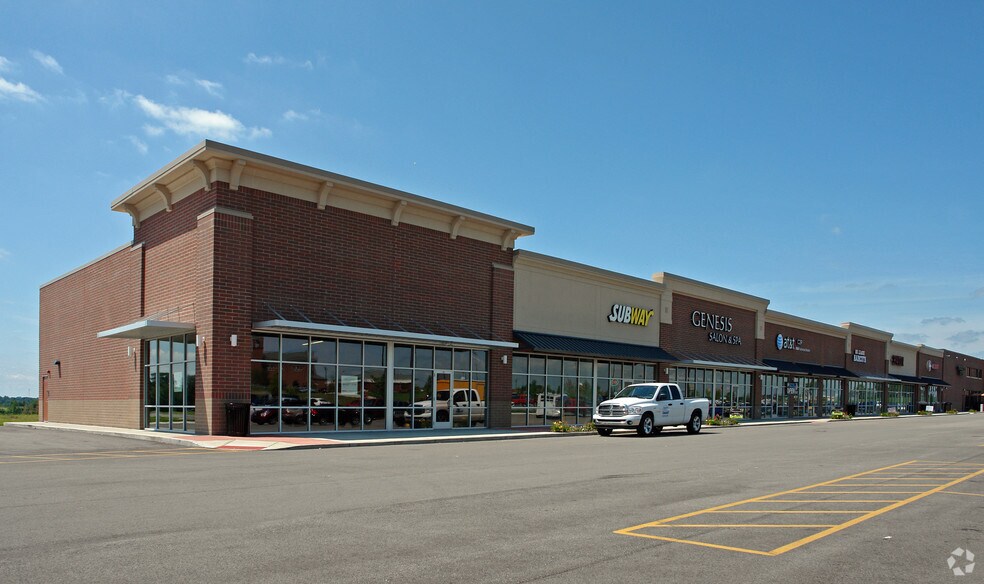 625-635 Chestnut Dr, Walton, KY à louer - Photo du bâtiment - Image 3 de 13