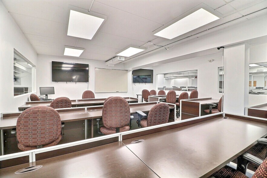2078-2082 Rue Sainte-Hélène, Longueuil, QC à louer - Photo intérieure - Image 3 de 9