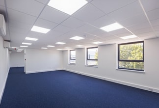 Swallowfield Way, Hayes à louer Photo intérieure- Image 2 de 3