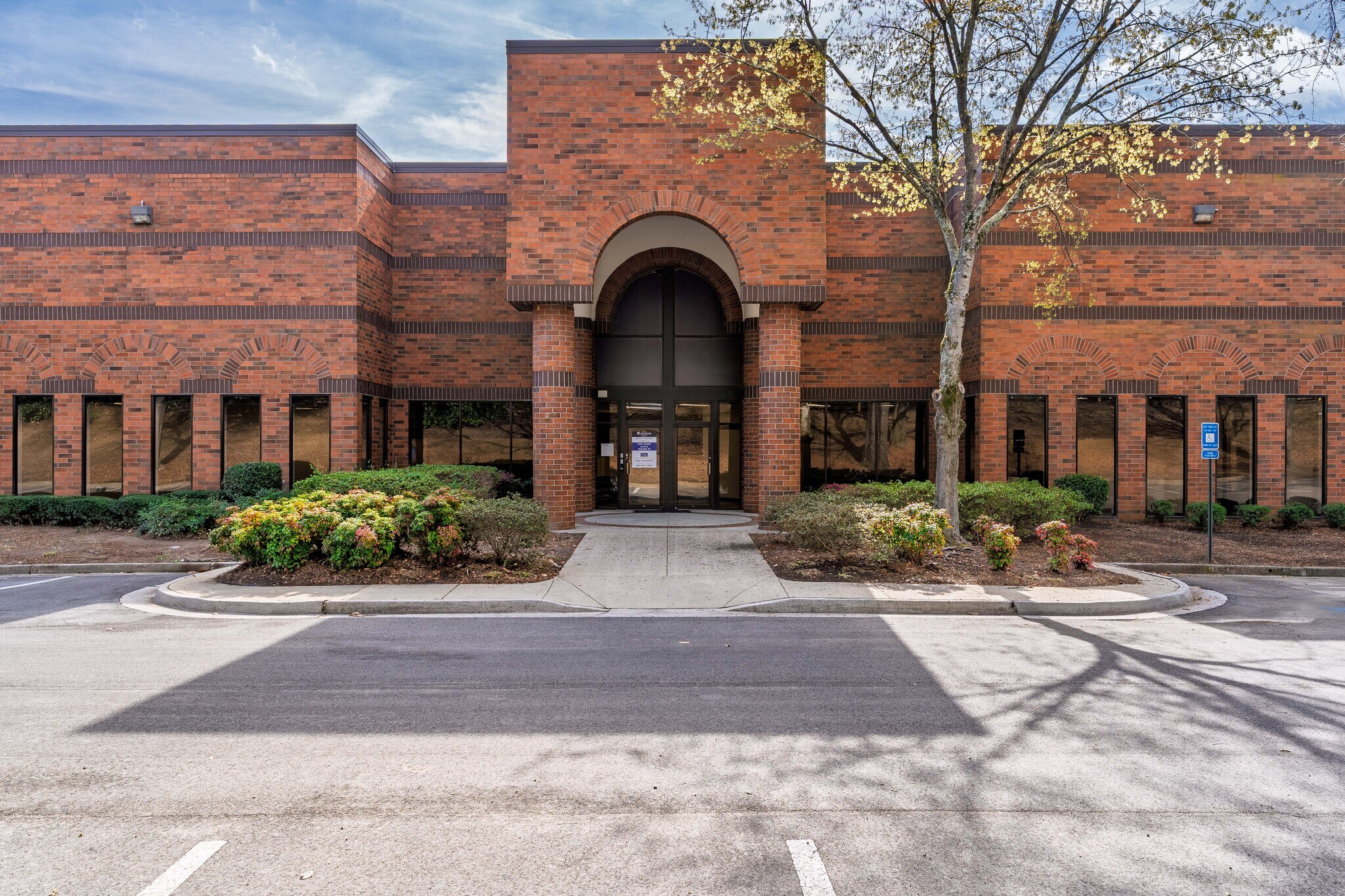 8125 Troon Cir, Austell, GA for lease Primary Photo- Image 1 of 7