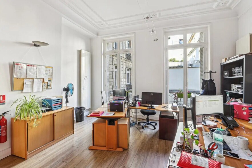 20 Bis Rue La Boétie, Paris for lease - Interior Photo - Image 3 of 14