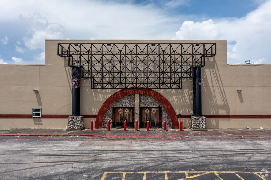 9960 Kleckley Dr, Houston, TX for lease - Building Photo - Image 2 of 6