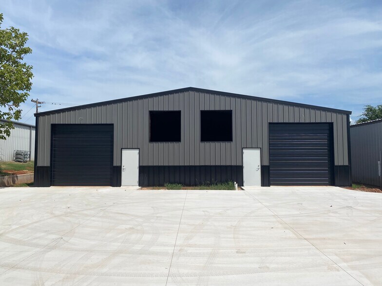 8610 N Classen Blvd, Oklahoma City, OK à louer - Photo du bâtiment - Image 3 de 6