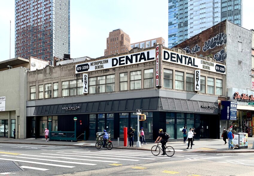 447 Fulton St, Brooklyn, NY for lease - Building Photo - Image 2 of 9