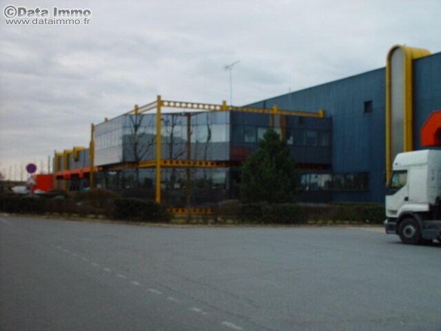 Industrial in Compans for lease - Building Photo - Image 3 of 22