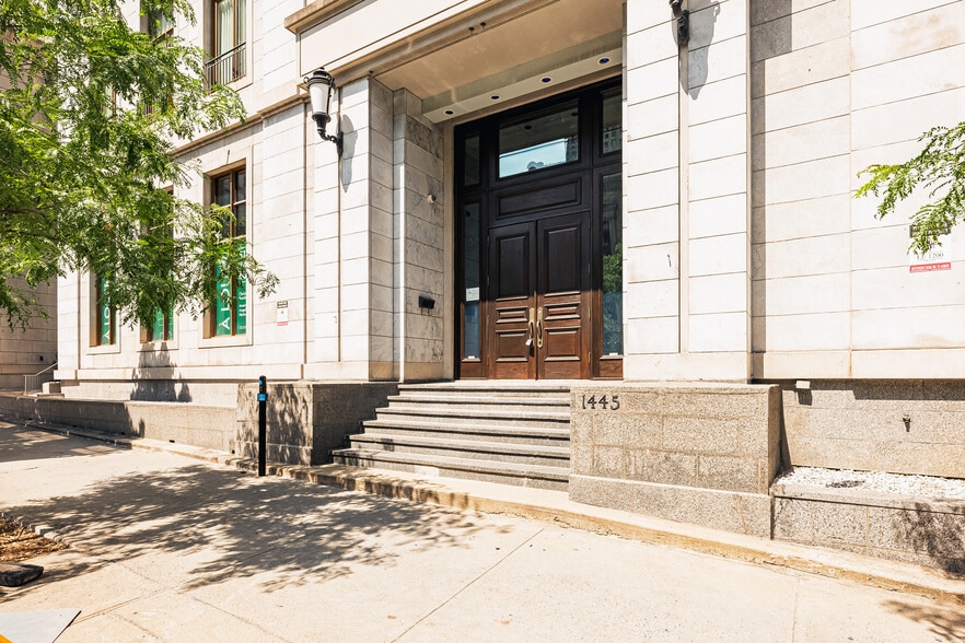 1200 Boul De Maisonneuve O, Montréal, QC for sale - Building Photo - Image 3 of 5