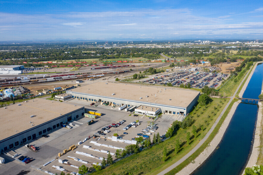 2500-2590 61st Ave SE, Calgary, AB for lease - Aerial - Image 3 of 9