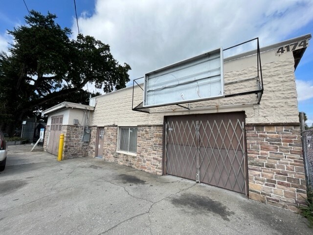 4172-4174 E Hillsborough Ave, Tampa, FL à vendre - Photo du bâtiment - Image 3 de 11