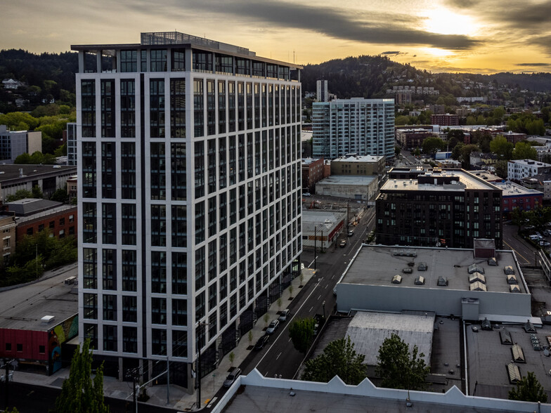 1516 SW Alder St, Portland, OR for lease - Building Photo - Image 1 of 39